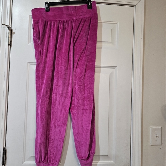 Victoria's Secret pink velour lounging pants size Large - Picture 9 of 10